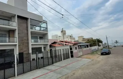 Apartamento á venda, com 3 dormitórios sendo 1 suíte, a aproximadamente 100 metros do mar, na praia do tabuleiro em barra velha/sc