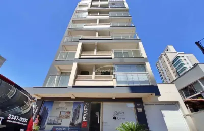 Apartamento mobiliado com 3 dormitórios sendo 2 suítes, bairro itacolomi em balneário piçarras, distância da praia 180 metros. (17712).