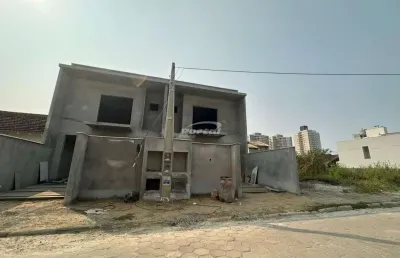 Casa com 3 quartos à venda no itacolomi, balneário piçarras , 136 m2 por r$ 970.000