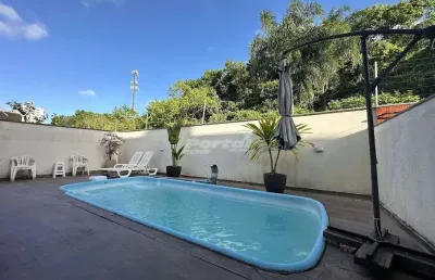 Casa em condomínio fechado com 3 quartos para alugar no centro, balneário piçarras , 160 m2 por r$ 7.200