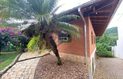 Casa bairro da velha com 315m² privativos, terreno de 932m² - são 7 quartos sendo duas suítes.