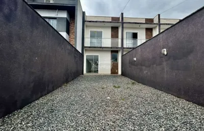 Sobrado a venda próximo a praia em balneário piçarras.