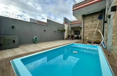 Casa mobiliada e com piscina disponível para venda no bairro itajuba – barra velha/sc