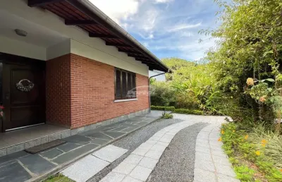 Casa de 3 quartos e terreno no bairro ponta aguda - totalizando 1.539m² de terreno, casa 242,32 m² averbado na matricula.