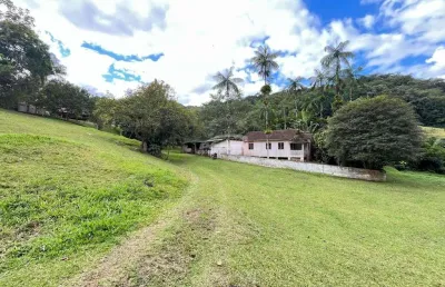 Sitio na divisa entre gaspar e blumenau a menos de 2km da br70 e 15 minutos do centro de gaspar e blumenau!