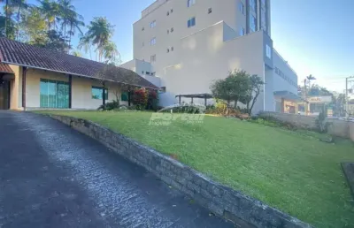 Excelente casa disponível para locação, no bairro escola agrícola, em blumenau/sc.