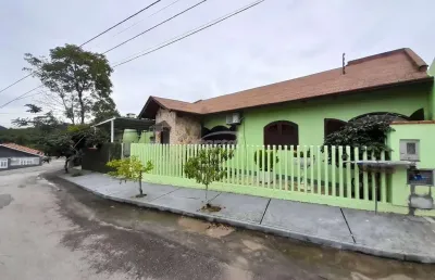Casa com 3 quartos para alugar em santa terezinha, gaspar , 180 m2 por r$ 4.000