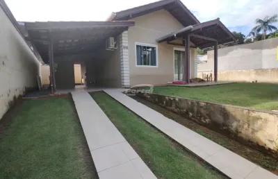 Casa aconchegante com 2 dormitórios no bairro badenfurt em blumenau!
