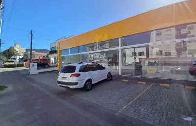 Loja térrea disponível para locação no bairro garcia, blumenau sc.