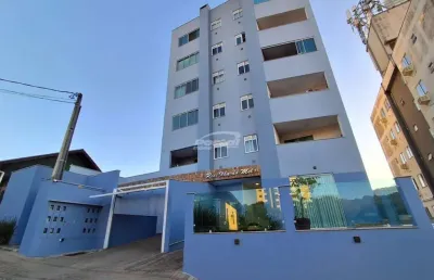 Apartamento disponível para venda, semi mobiliado com área privativa de 66 m² no bairro agua verde em blumenau!