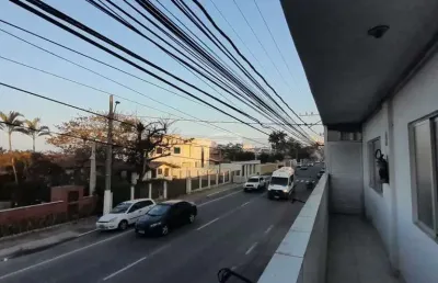 Apartamento/kitnet disponível para locação no bairro itcolomi, em balneário piçarras/sc.