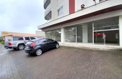 Excelente sala comercial disponível para locação no bairro santa terezinha - gaspar/sc