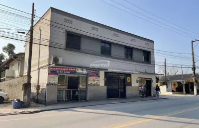 Sala comercial com 150m² distribuidos em 5 ambientes no centro de gaspar!