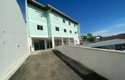 Excelente imóvel comercial a venda, com 12 apartamentos e 01 ponto comercial na frente, no bairro salto do norte em blumenau!