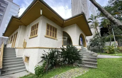 Casa comercial disponível para locação no bairro ponta aguda, em blumenau/sc.