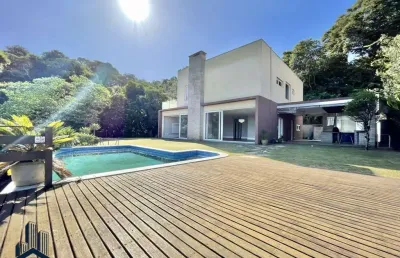 Cond. pousada dos bandeirantes - casa alto padrão para locação no condomínio pousada dos bandeirantes - moderna, 4 suítes, gourmet, piscina e vista panorâmica!