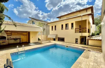 Condomínio são paulo ii - casa alto padrão no condomínio são paulo ii - sobrado 3 dorms/1ste. piscina, churrasqueira, lareira!