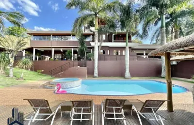 Condomínio aldeia da fazendinha - casa alto padrão para locação na fazendinha - 5 suites, ap. hóspedes, maravilhoso lazer!