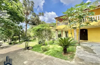Condomínio jardim colibri - casa para locação no condomínio jardim colibri - rústica, avarandada, com 3 dormitórios, quintal e muito jardim!