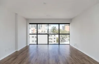 Sala comercial à venda com 32,66 m² no centro cívico