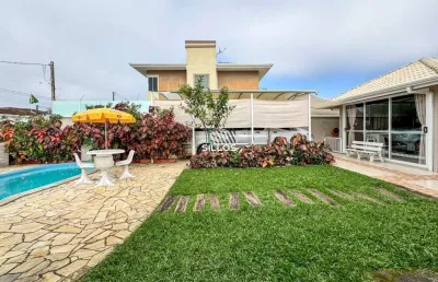 Casa à venda com 5 quartos e piscina no litoral - caiobá/pr