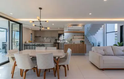 Casa à venda com 4 suítes em condomínio no bairro alto