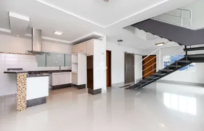 Casa para locação com 4 quartos em vista alegre em curitiba