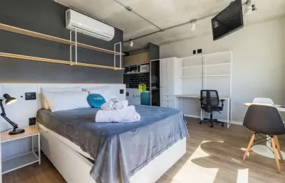 Studio mobiliado com 1  vaga escriturada, opção de gestão  profissional administrando locações, bairro rio branco.