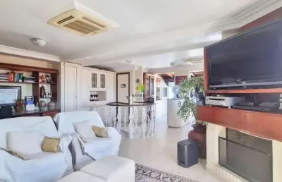 Cobertura duplex com 204 m2, 3 dormitórios, 1 suíte e 2 vagas no bairro menino deus