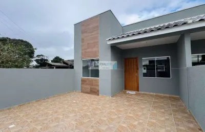 Residência nova com quintal e edicula - 3 dormitórios sendo uma suíte.