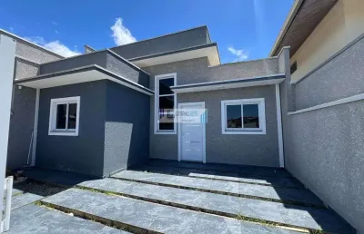 Residência excelente acabamento - 3 dormitórios/piscina - á 100 metros da praia!