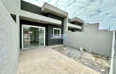 Residência nova, toda em laje - contendo 2 dormitórios - região de moradores.