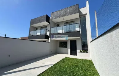 Sobrado com excelente acabamento- 3 dormitórios/suíte - piscina e churrasqueira.