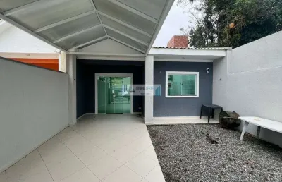 Residência em excelente localização - 2 dormitórios - quintal.