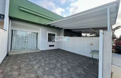 Residência contendo 3 dormitórios sendo uma suíte - teto laje - próxima a praia