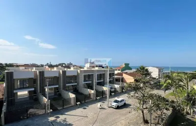 Beleza, requinte e qualidade á poucos metros do mar! sobrado com 3 dormitórios.