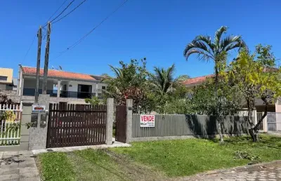 Casa com 3 quartos à venda na Rua Santos Dumont, 1032, Centro, Guaratuba