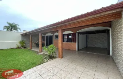 Casa com 3 quartos para alugar na Rua Apucarana, 972, Brejatuba, Guaratuba