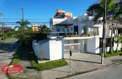 Casa com 4 quartos à venda na Avenida Espírito Santo, Centro, Guaratuba