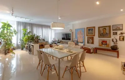 Apartamento mobiliado com 03 dormitórios em balneário camboriú