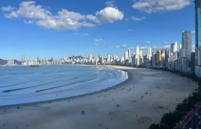 Portal de antares - apartamento mobiliado com vista para o mar em balneário camboriú
