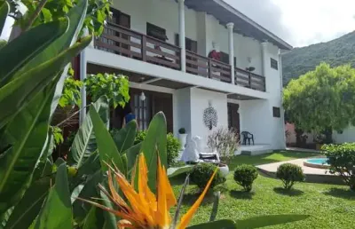 Casa a 150 metros da praia de taquaras em balneário camboriú