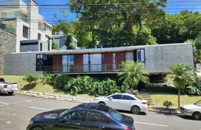 Bella vista residence club - casa mobiliada com 04 suítes em balneário camboriú
