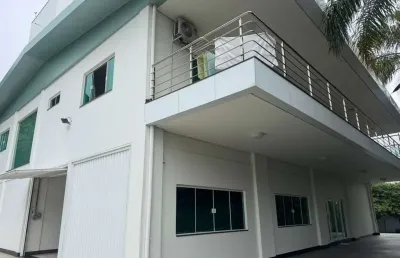 Casa alto padrão com vista livre para praia de cabeçudas em itajaí