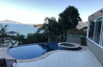 Condomínio horizontal costa azul - casa com vista mar na praia do estaleiro - balneário camboriú