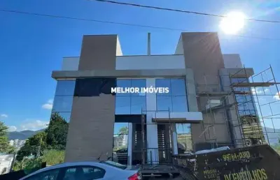 Casa alto padrão à venda com 04 suítes e linda vista mar localizado em itapema - sc