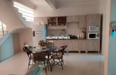 Casa sobrado à venda semi mobiliada com  02 suítes localizada no centro de balneário camboriú - sc