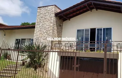 Casa com 03 dormitórios, com edicula no fundo localizado em lages- sc
