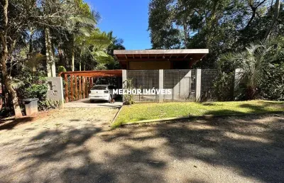 Casa à venda na praia do estaleiro em balneário  camboriú