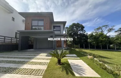 Bosque taquaras - casa de alvenaria nova com 3 suítes localizada na praia de taquaras em balneário camboriú - sc
